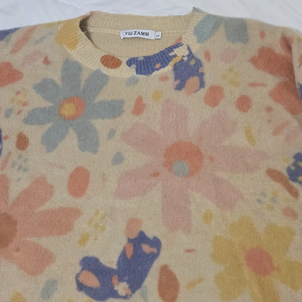 Yiu Zamm Floral Print Knit Womens Sweater Super Soft Size Large - Picture 3 of 4
